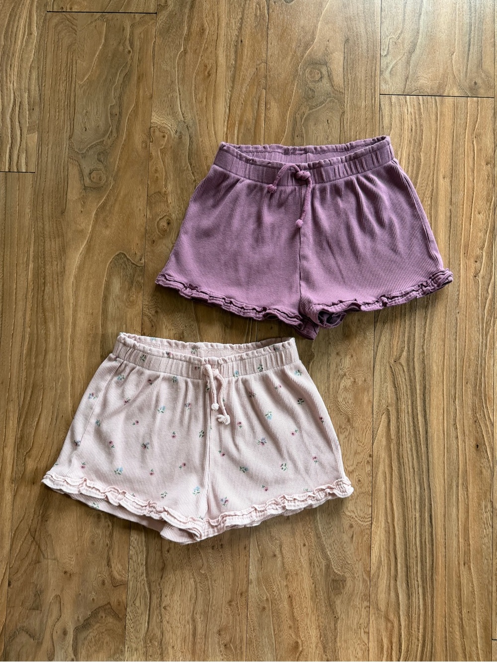 H&M Baby floral ruffled shorts - Picture 1 of 3